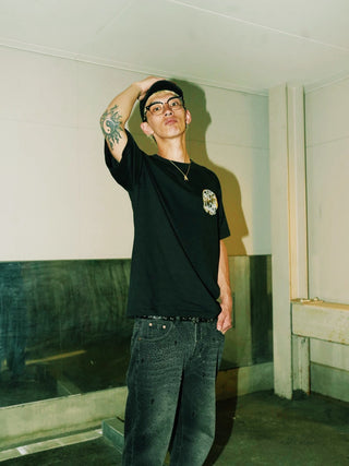 NV CROMYORK LEATHER WAPPEN TEE