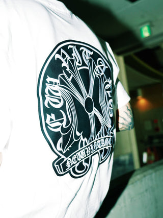 NV CROMYORK LEATHER WAPPEN TEE