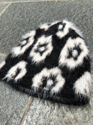 シャギーファーフラワービーニー